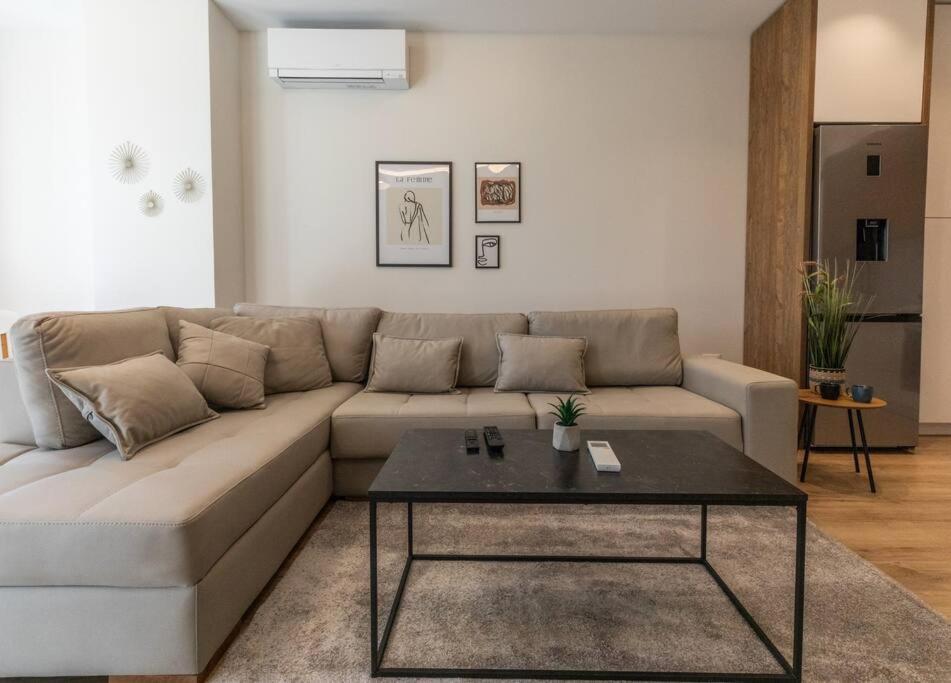 Green Leaf Apartment 地拉那 外观 照片